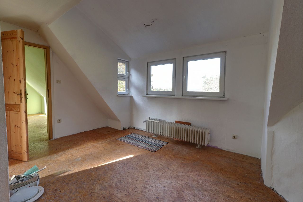 Idyllisch gelegenes Einfamilienhaus in ruhiger und grüner Lage