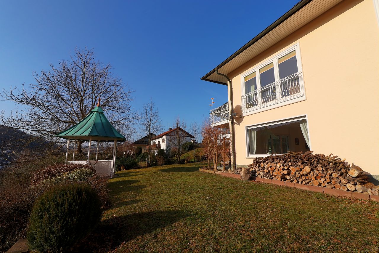 Traumhaftes 2 Familienhaus in toller Lage von Wetzlar-Nauborn