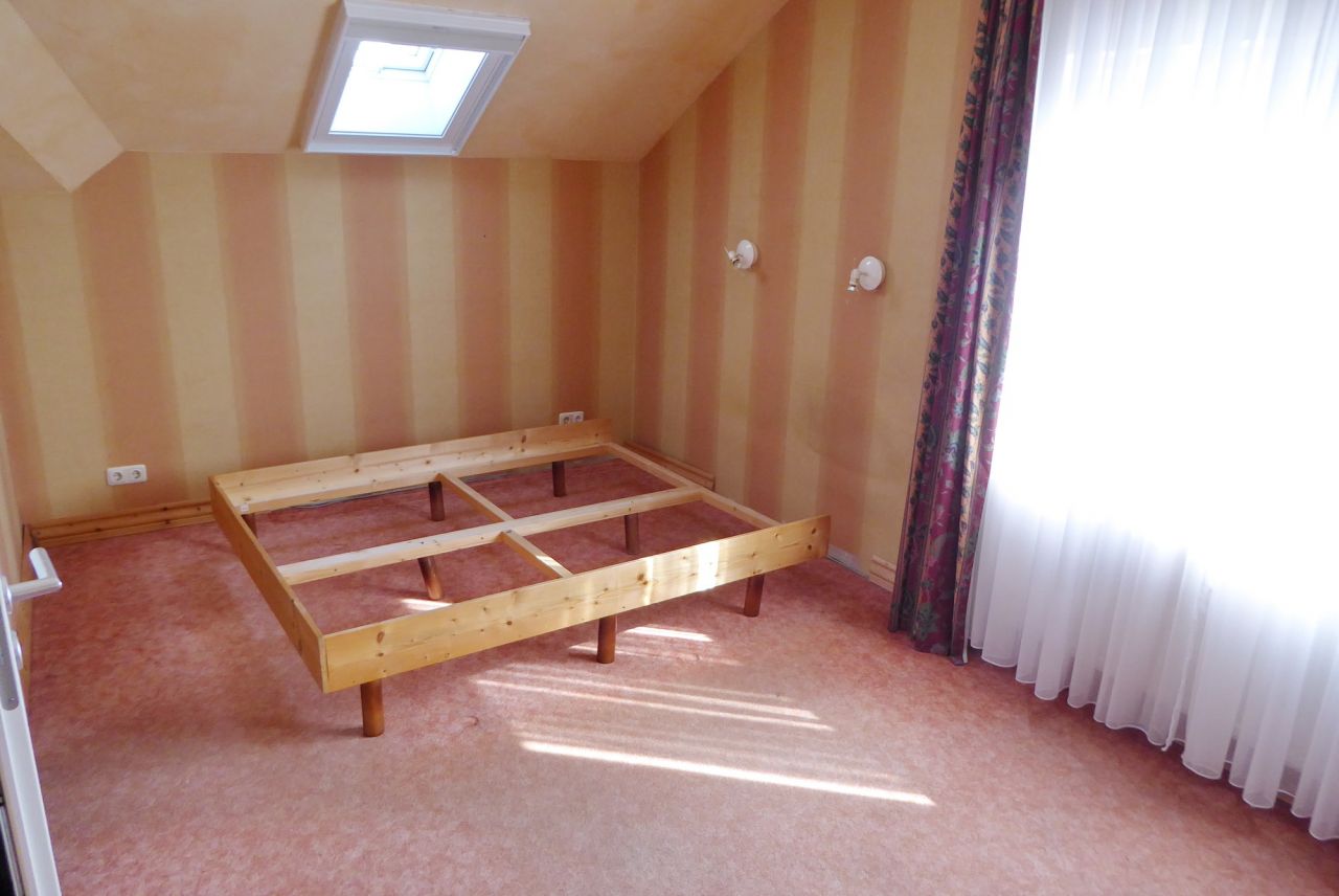 Interessante fünf Zimmer- Maisonette Wohnung in zentraler Lage von Biedenkopf.