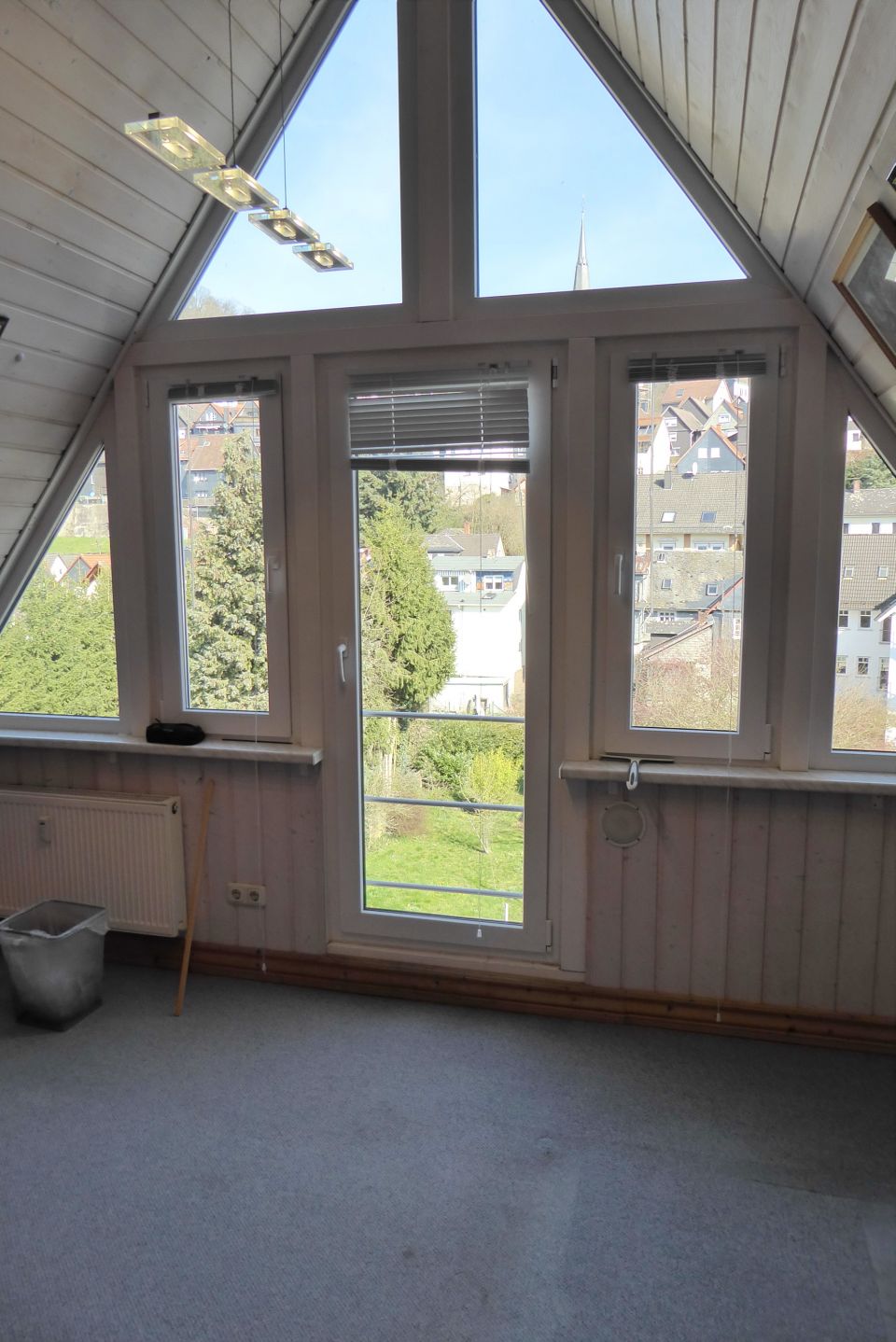 Interessante fünf Zimmer- Maisonette Wohnung in zentraler Lage von Biedenkopf.