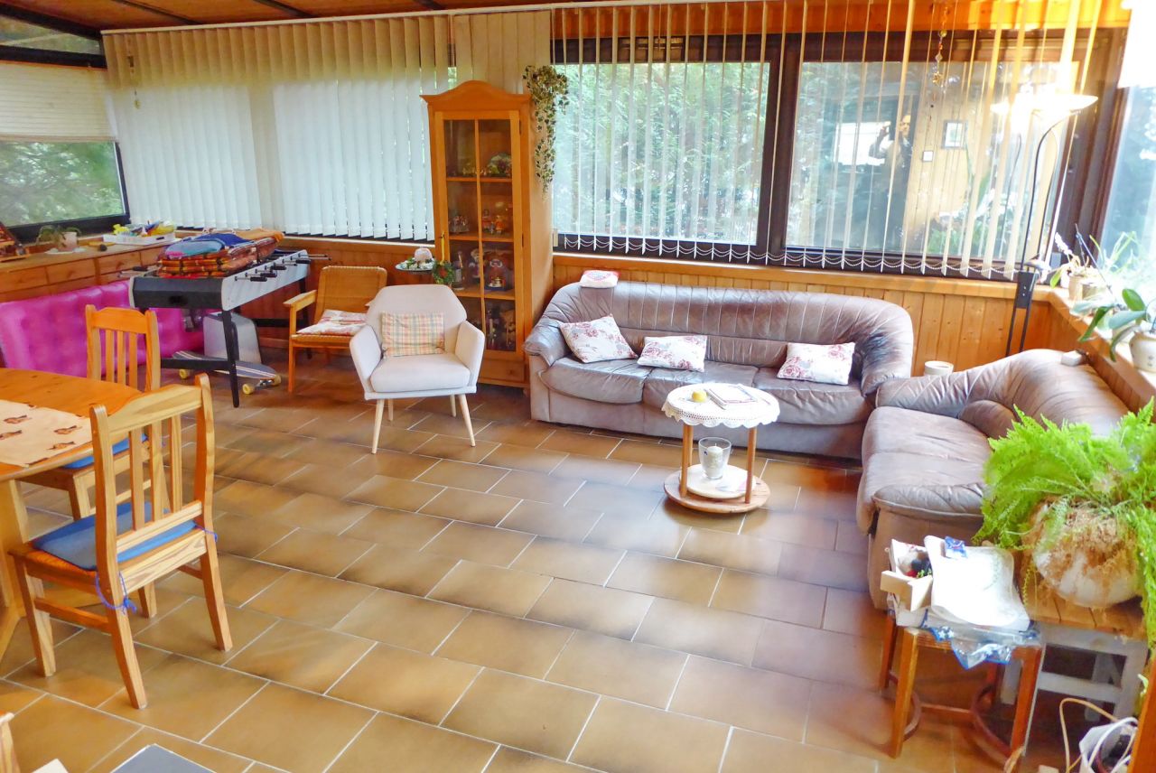 Bungalow mit Einliegerwohnung in bevorzugter Wohnlage von Reiskirchen.
