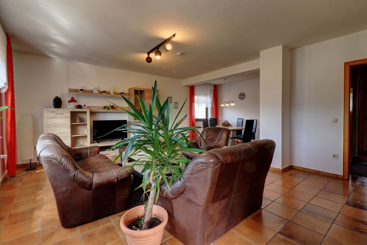 3-Familienhaus mit Ausblick in ruhiger Lage
