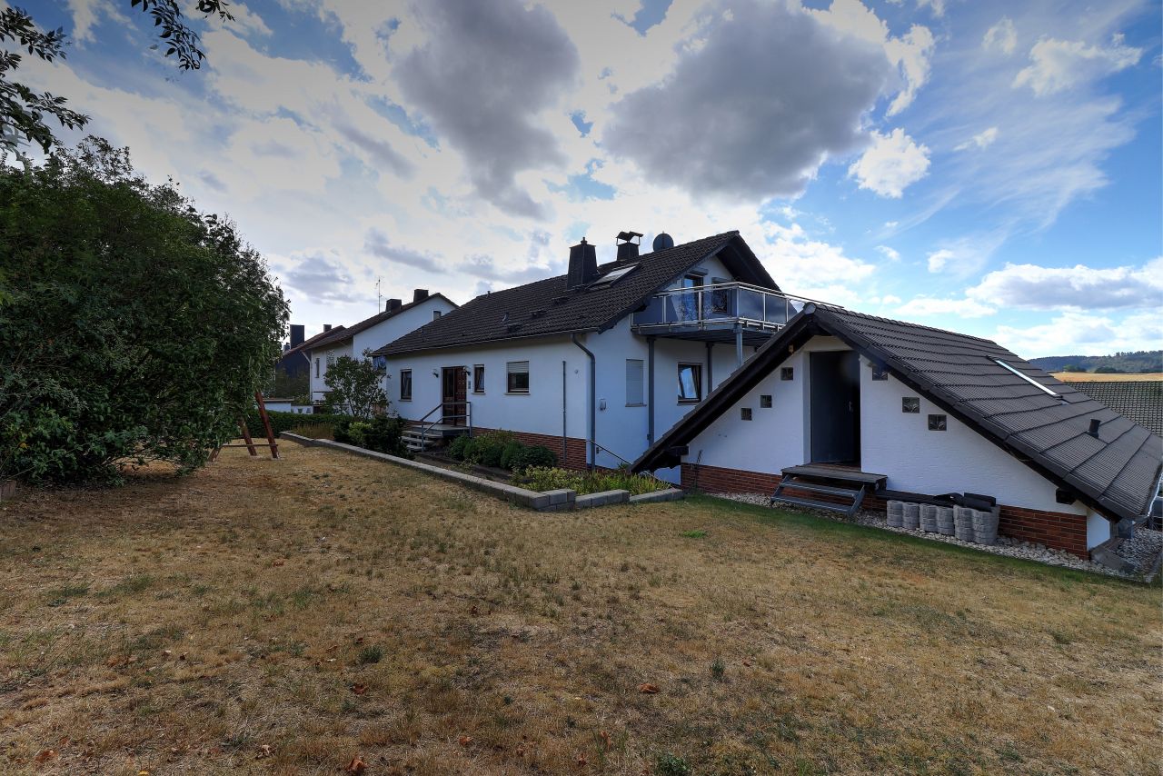 3-Familienhaus mit Ausblick in ruhiger Lage