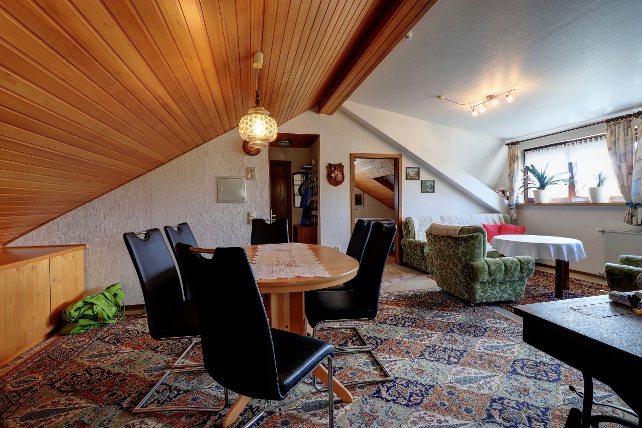 3-Familienhaus mit Ausblick in ruhiger Lage