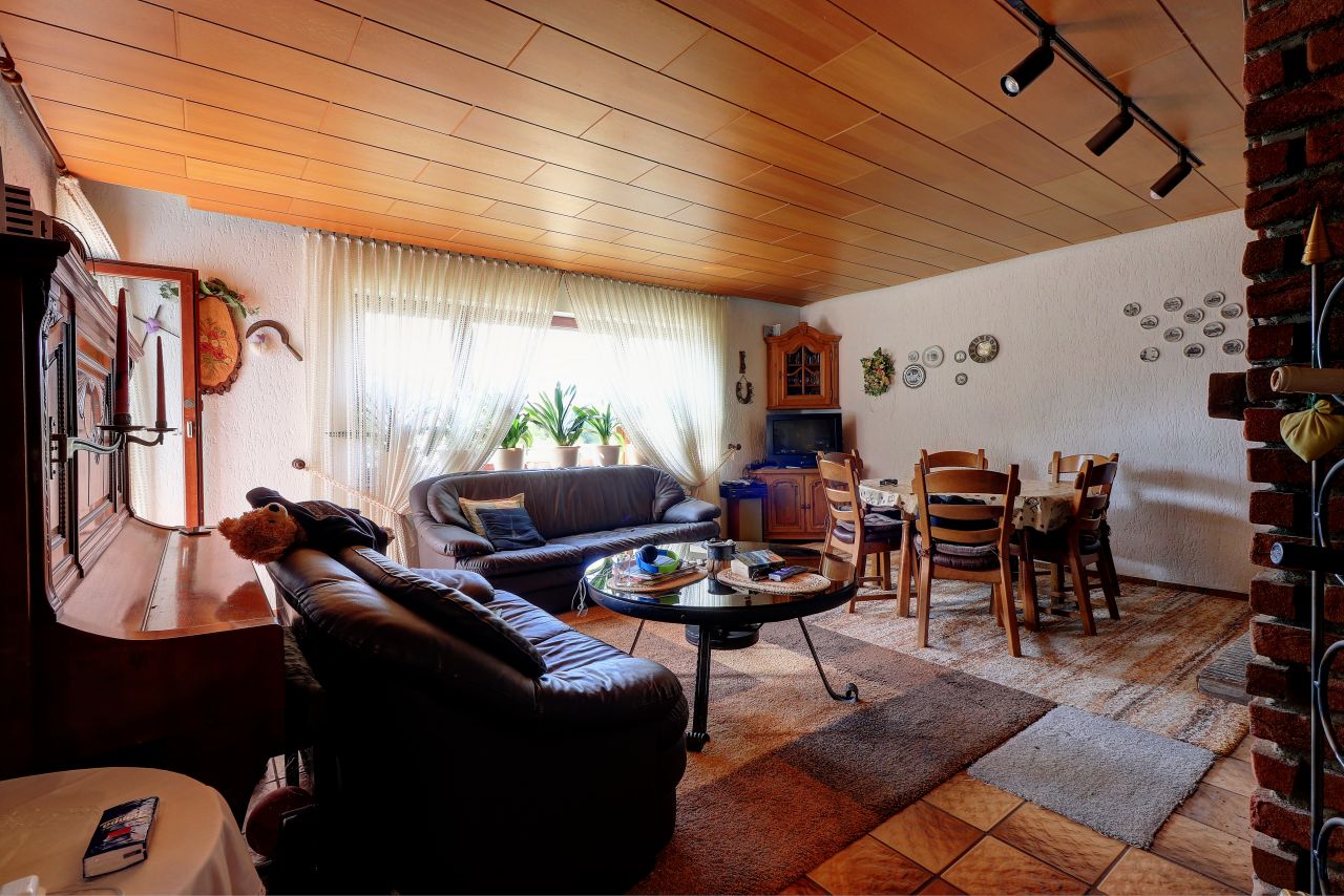 3-Familienhaus mit Ausblick in ruhiger Lage