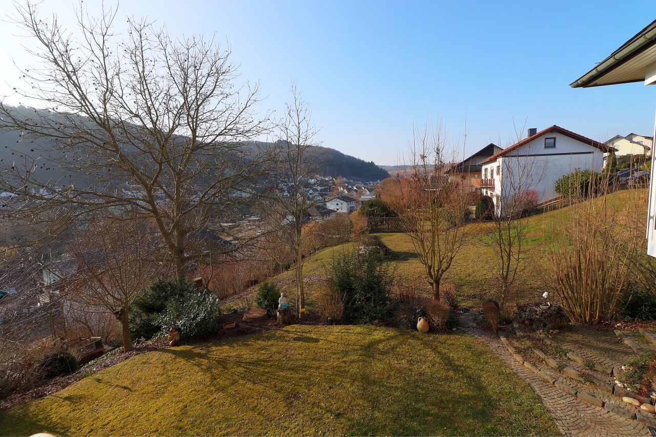 Ausblick Balkon EG Ausblick Balkon EG