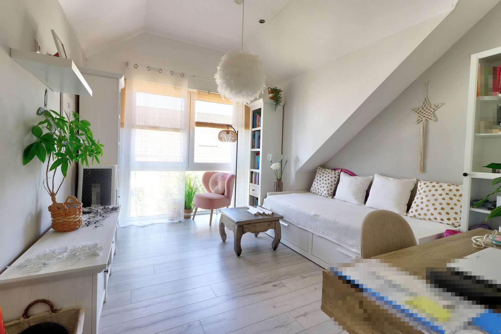 Zimmer oben rechts Zimmer oben rechts
